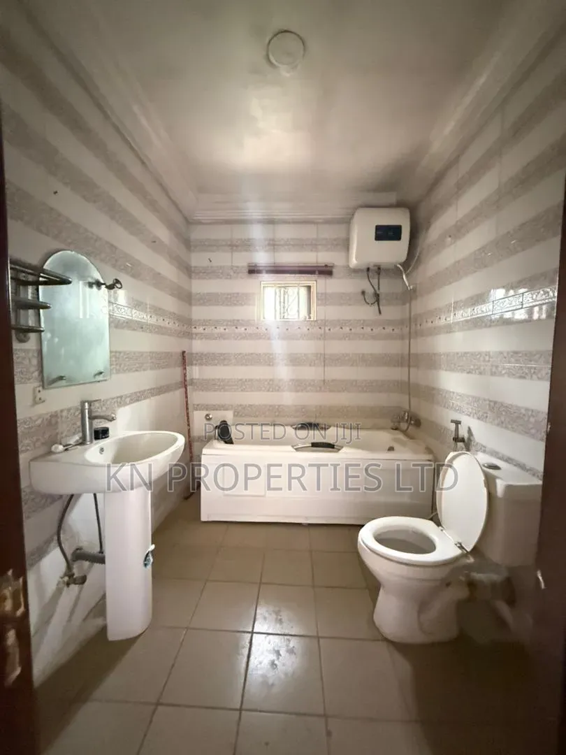 2bdrm Block of Flats in Wuse 2 for rent