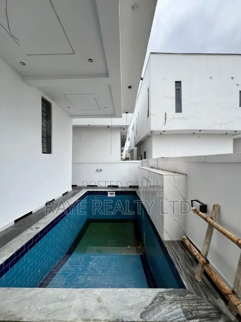 5bdrm Duplex in Ajah for sale