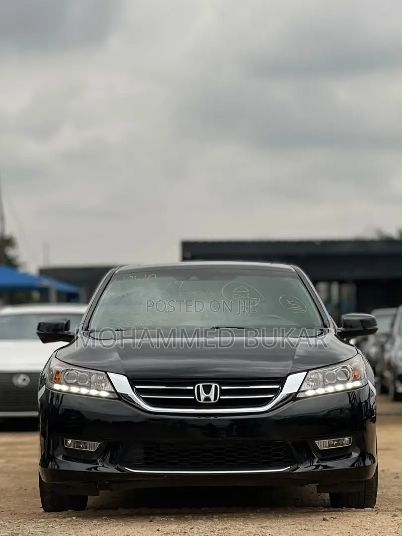 Honda Accord Touring 4dr Sedan FWD (3.5L 6cyl 6A) 2013 Black