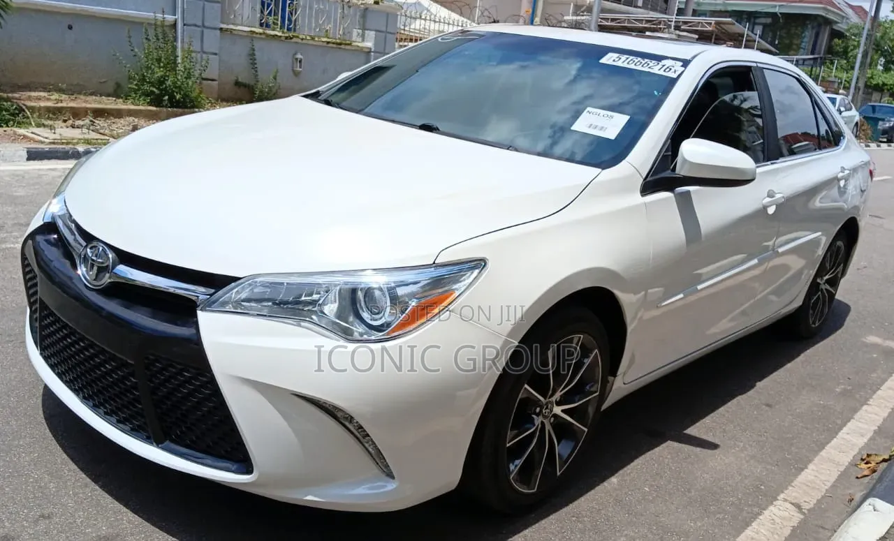 Toyota Camry XSE 4dr Sedan (2.5l 4cyl 6A) 2016 Off white
