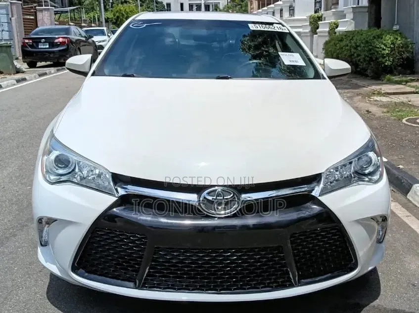 Toyota Camry XSE 4dr Sedan (2.5l 4cyl 6A) 2016 Off white