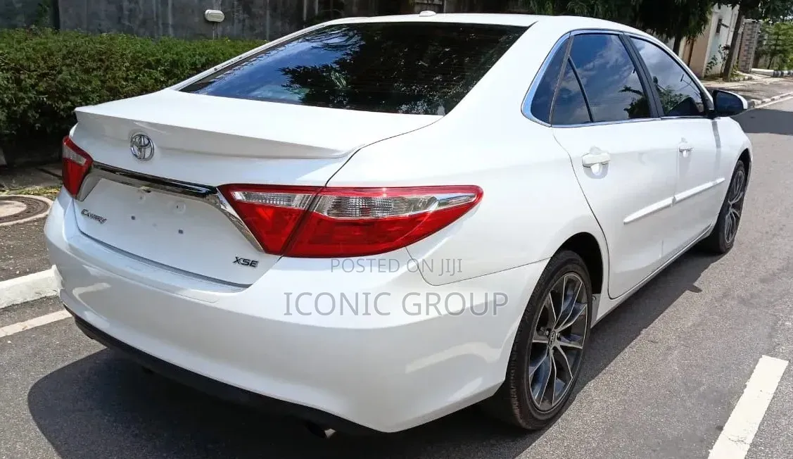 Toyota Camry XSE 4dr Sedan (2.5l 4cyl 6A) 2016 Off white