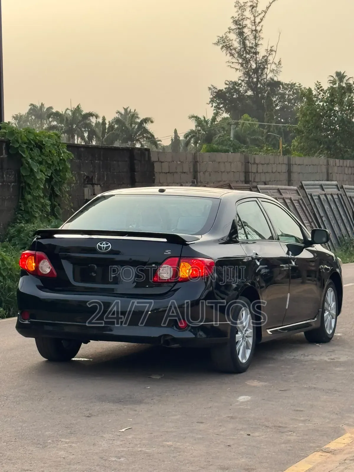 Toyota Corolla 2010 Black