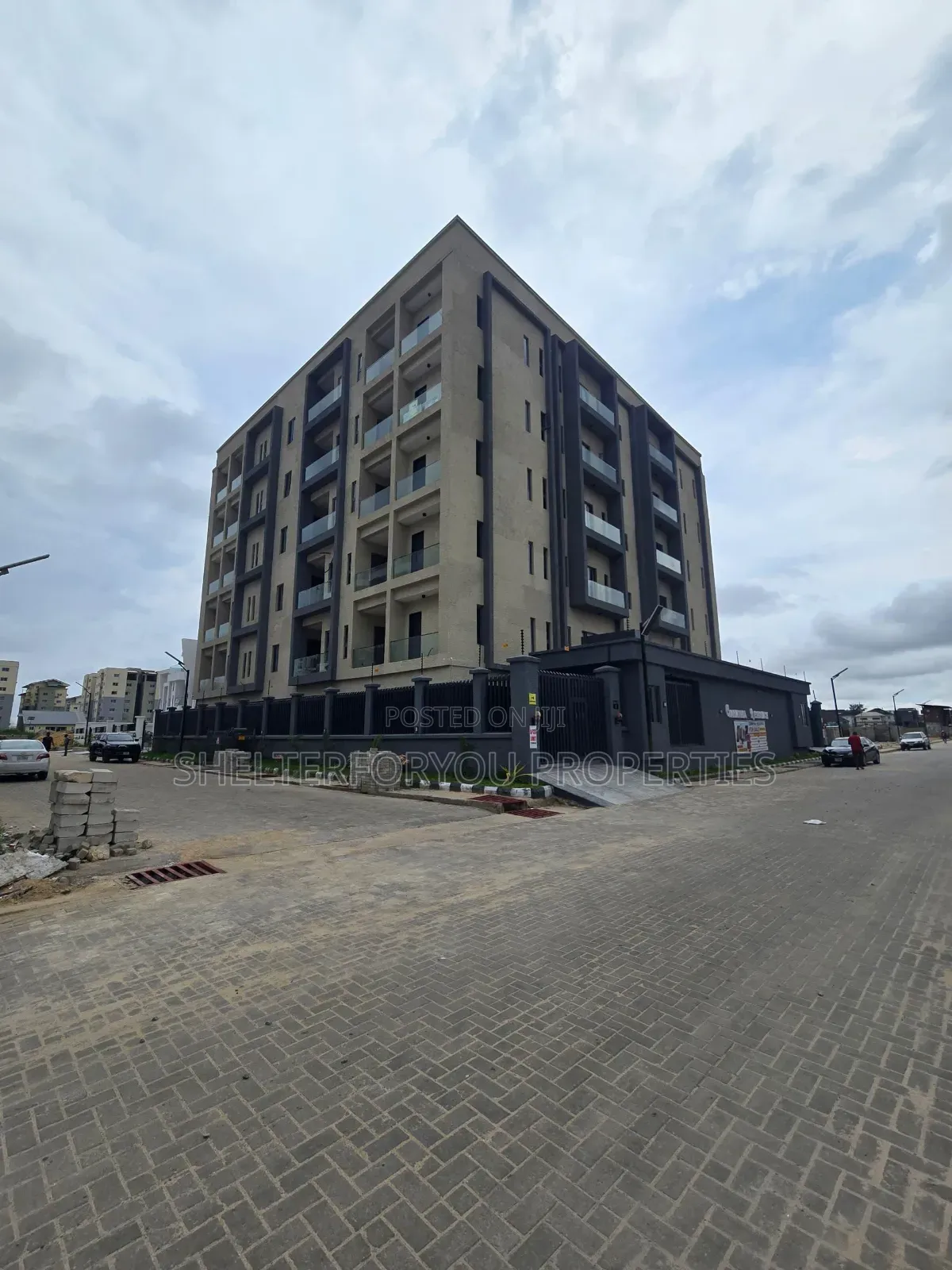 2bdrm Apartment in Lekki Phase 1 for sale