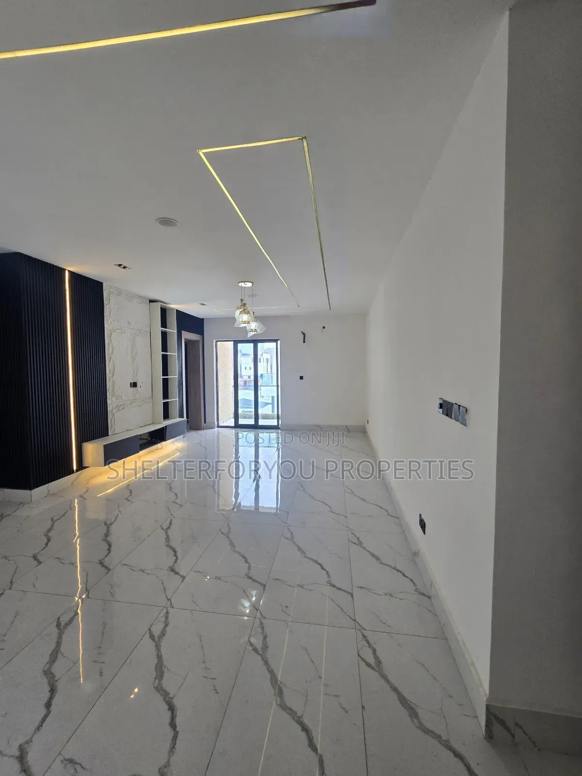 2bdrm Apartment in Lekki Phase 1 for sale