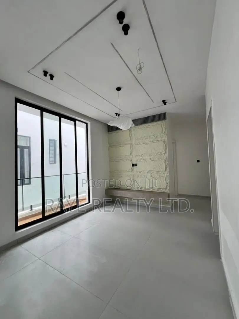 5bdrm Duplex in Ajah for sale