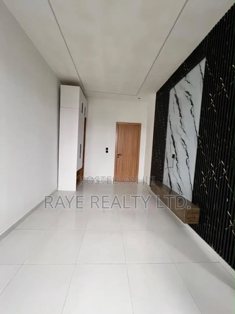 5bdrm Duplex in Ajah for sale