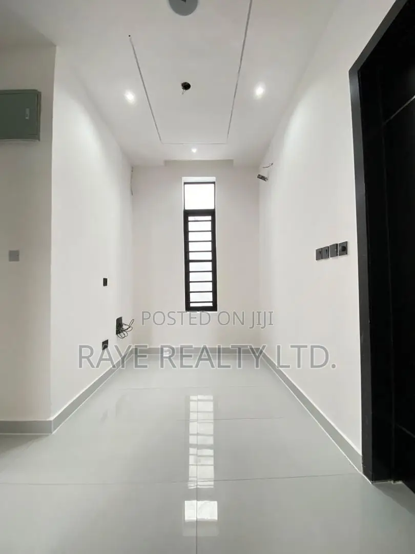 4bdrm Duplex in Sangotedo for sale