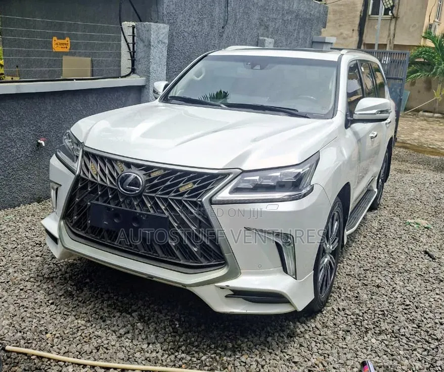 Lexus LX 570 AWD 2020 White