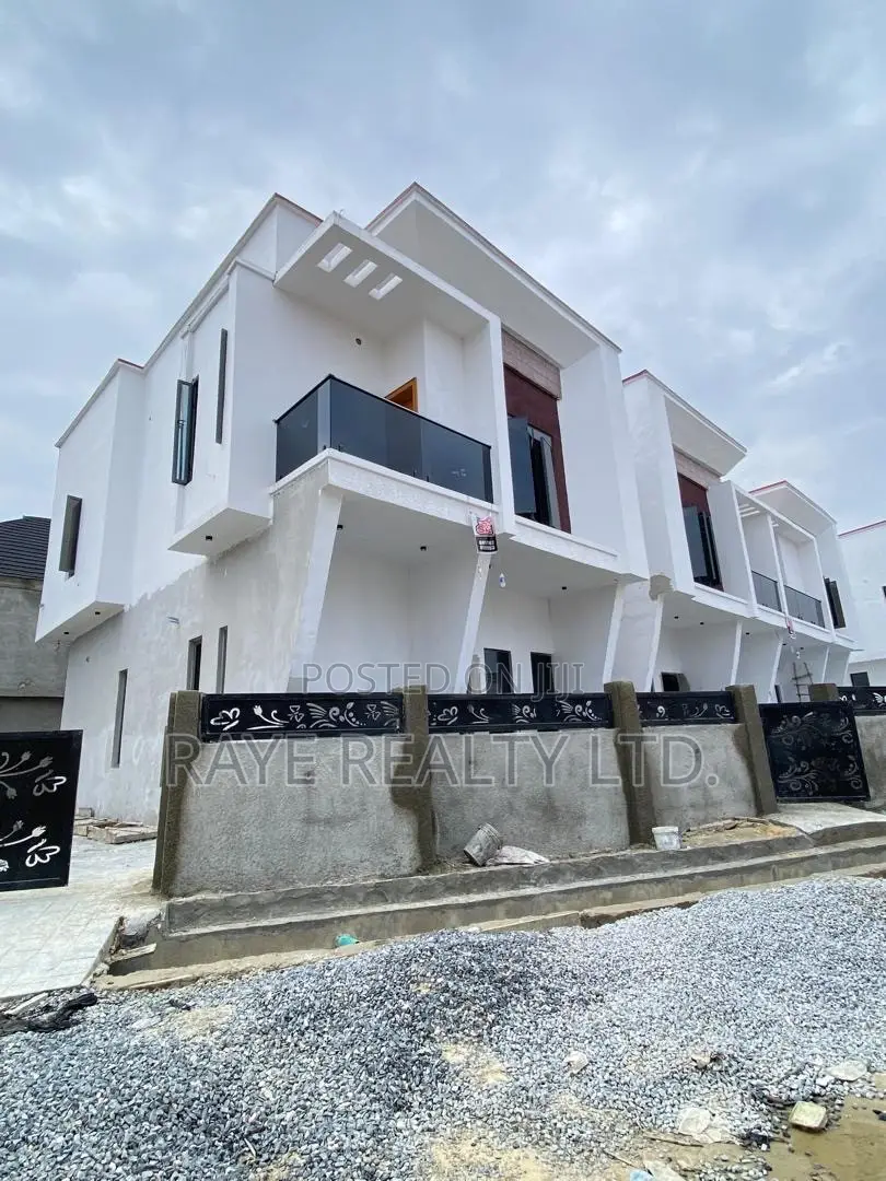 4bdrm Duplex in Sangotedo for sale