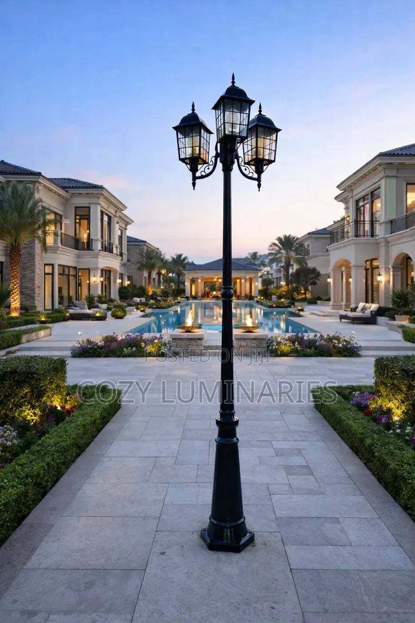 Cast Outdoor Lamp