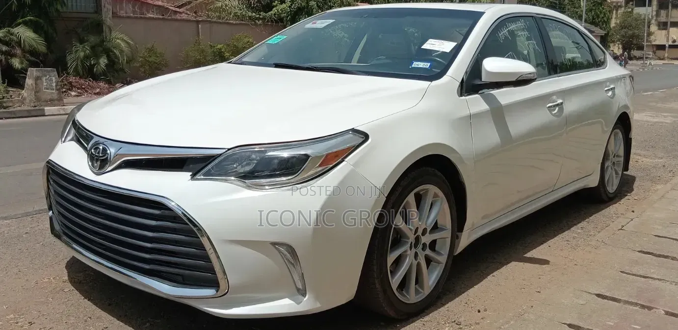 Toyota Avalon Limited 4dr Sedan (3.5L 6cyl 6A) 2015 Off white