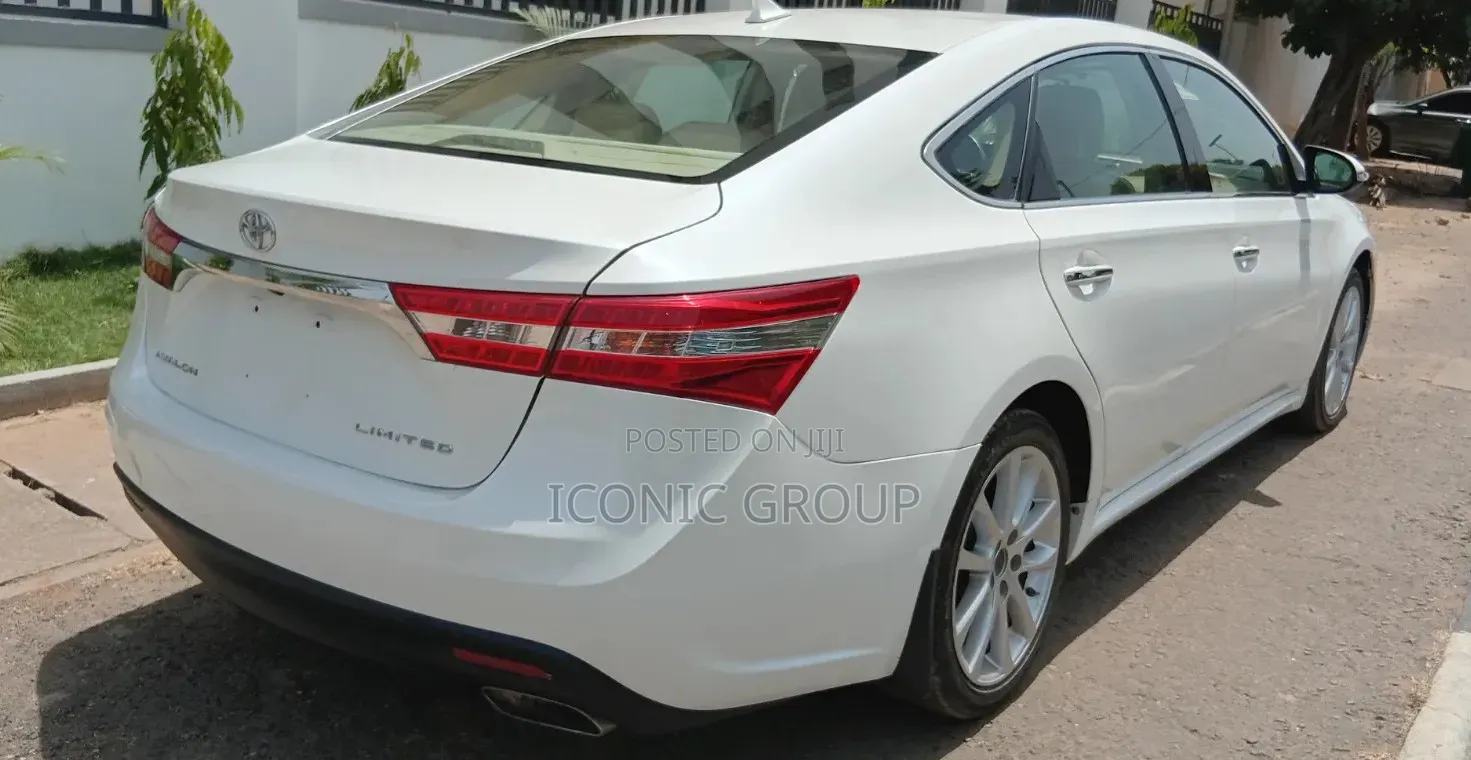 Toyota Avalon Limited 4dr Sedan (3.5L 6cyl 6A) 2015 Off white