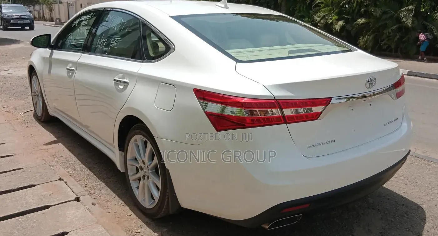 Toyota Avalon Limited 4dr Sedan (3.5L 6cyl 6A) 2015 Off white