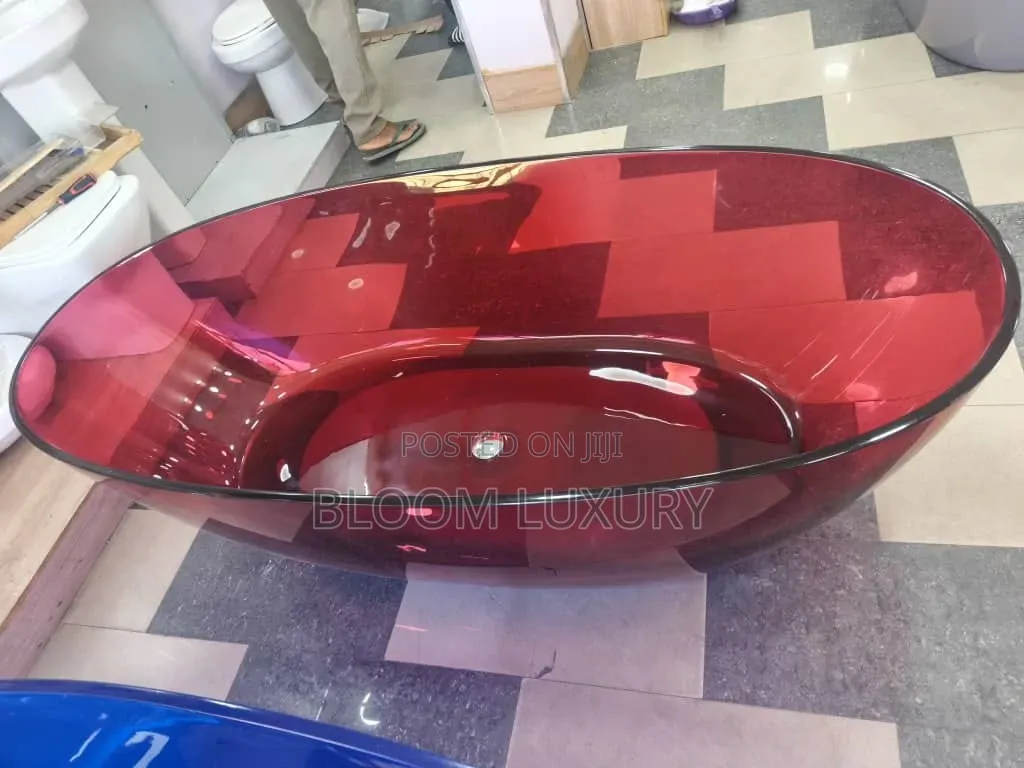 Transparent Glass Bathtub