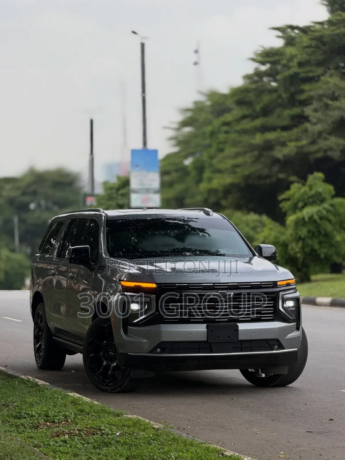 Chevrolet Suburban 2025 Gray