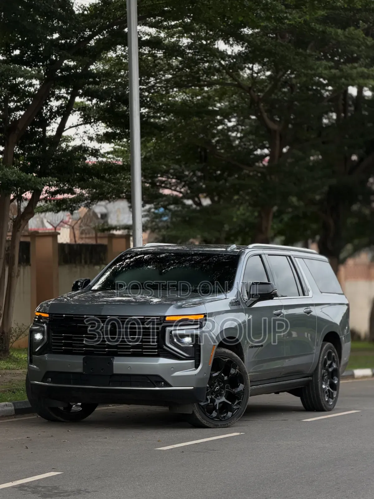 Chevrolet Suburban 2025 Gray