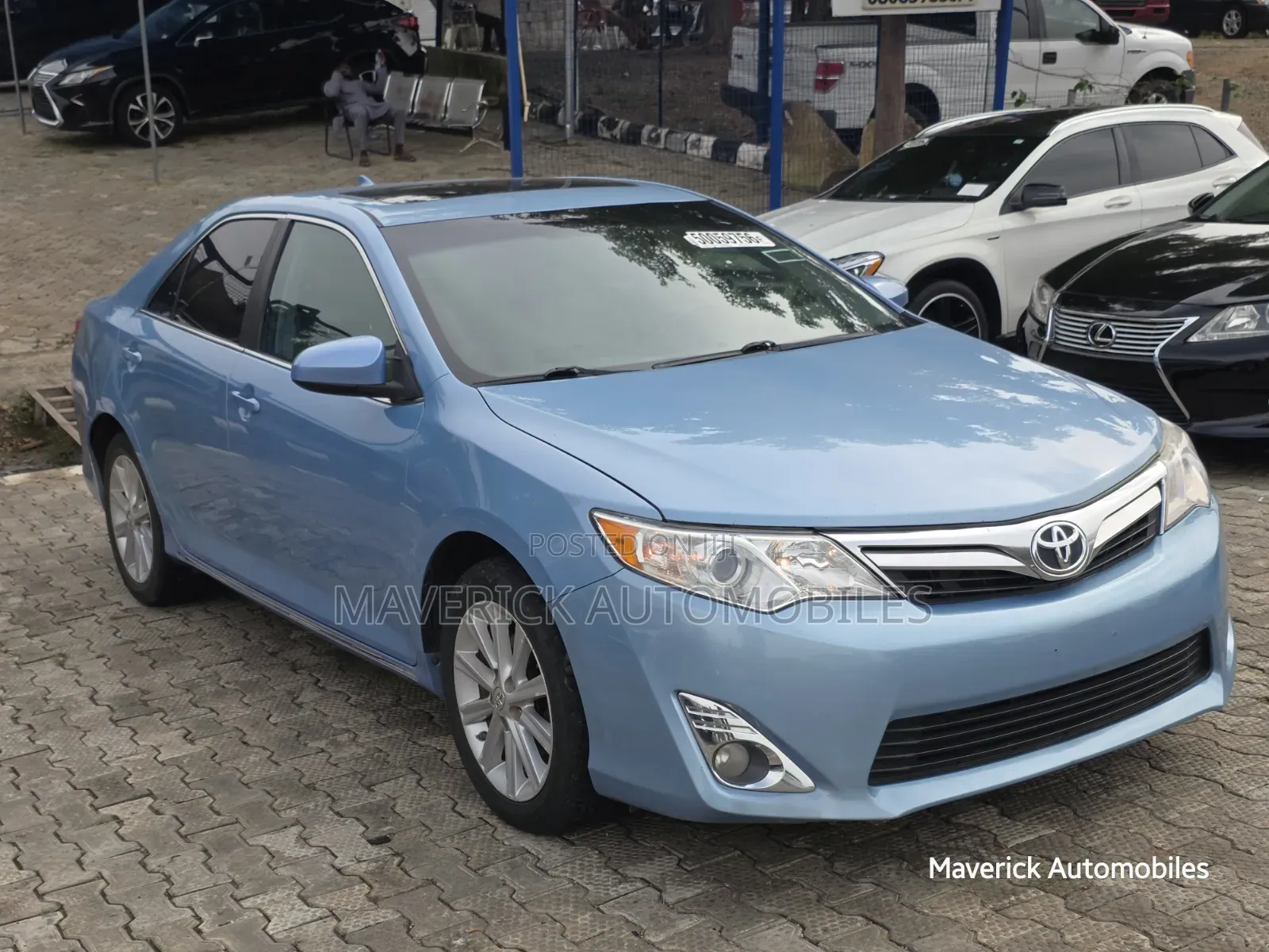 Toyota Camry XLE V6 4dr Sedan (3.5L 6cyl 6A) 2013 Blue