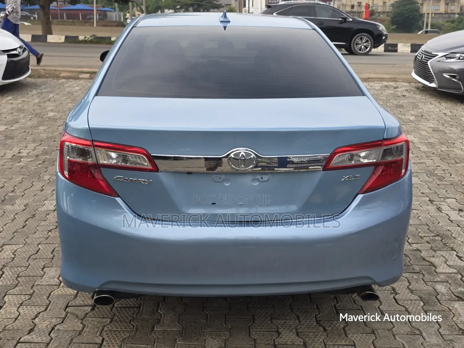 Toyota Camry XLE V6 4dr Sedan (3.5L 6cyl 6A) 2013 Blue