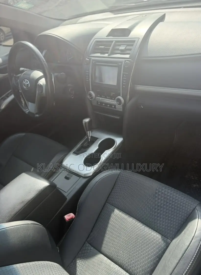 Toyota Camry SE 4dr Sedan (2.5L 4cyl 6A) 2013 Black