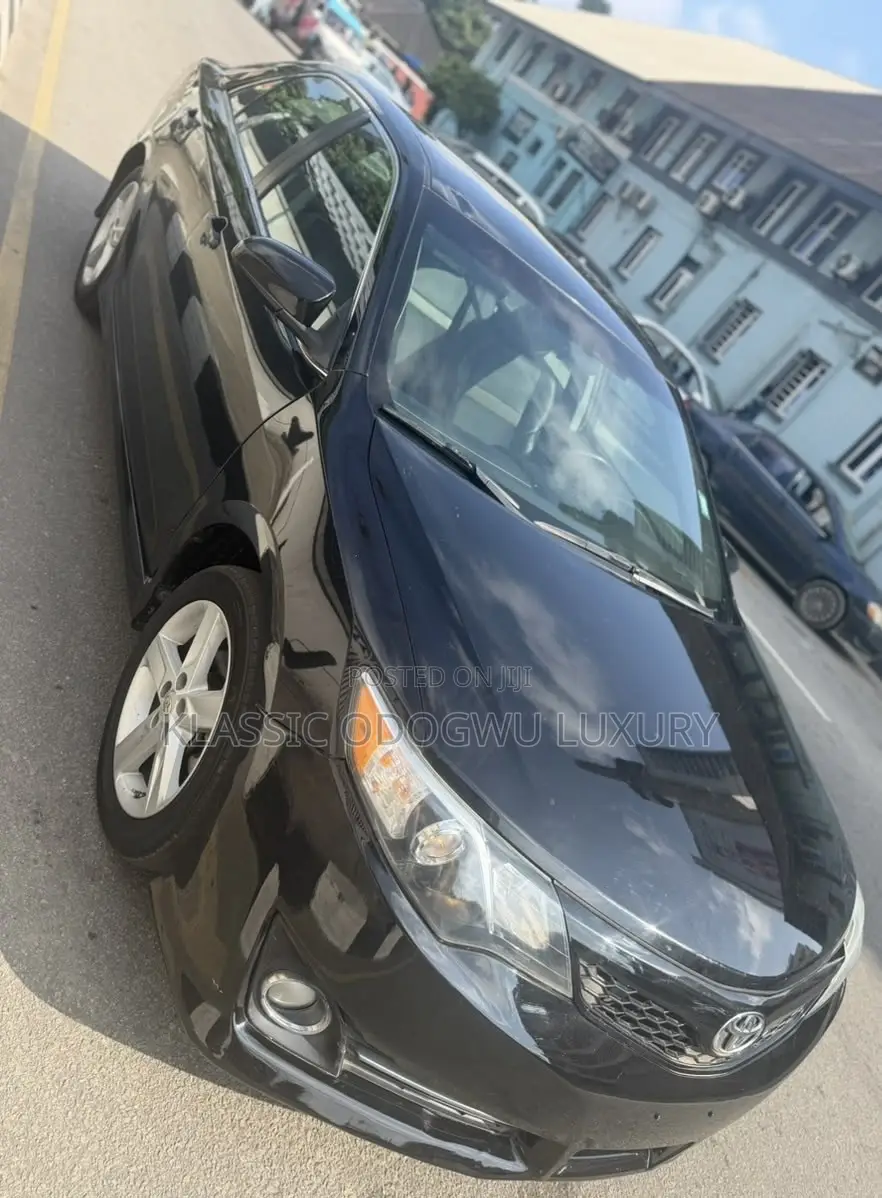 Toyota Camry SE 4dr Sedan (2.5L 4cyl 6A) 2013 Black