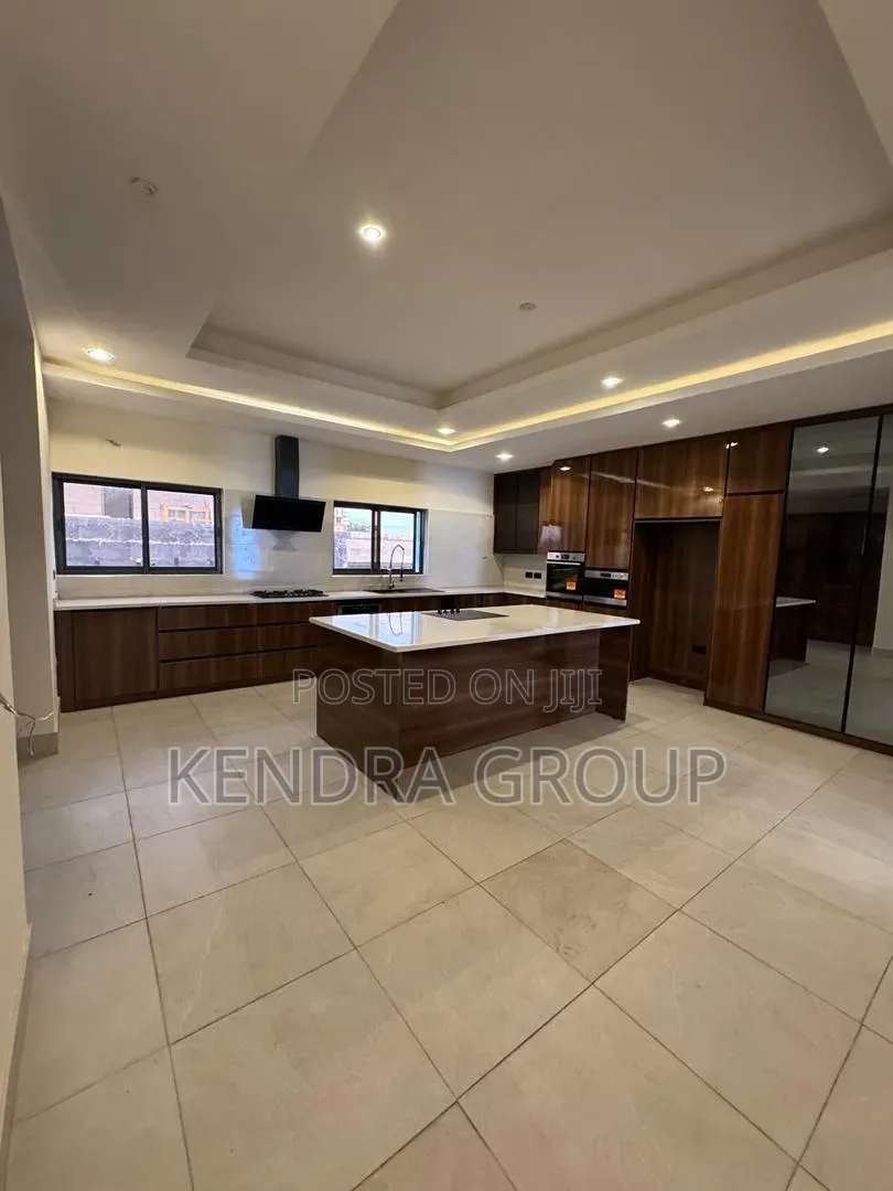 5bdrm Maisonette in Ikoyi for sale