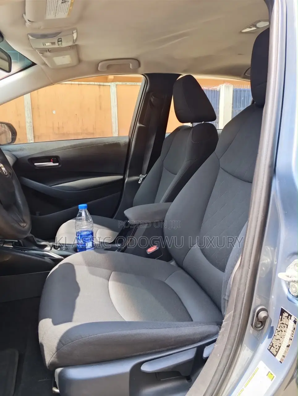 Toyota Corolla LE 2020 Blue