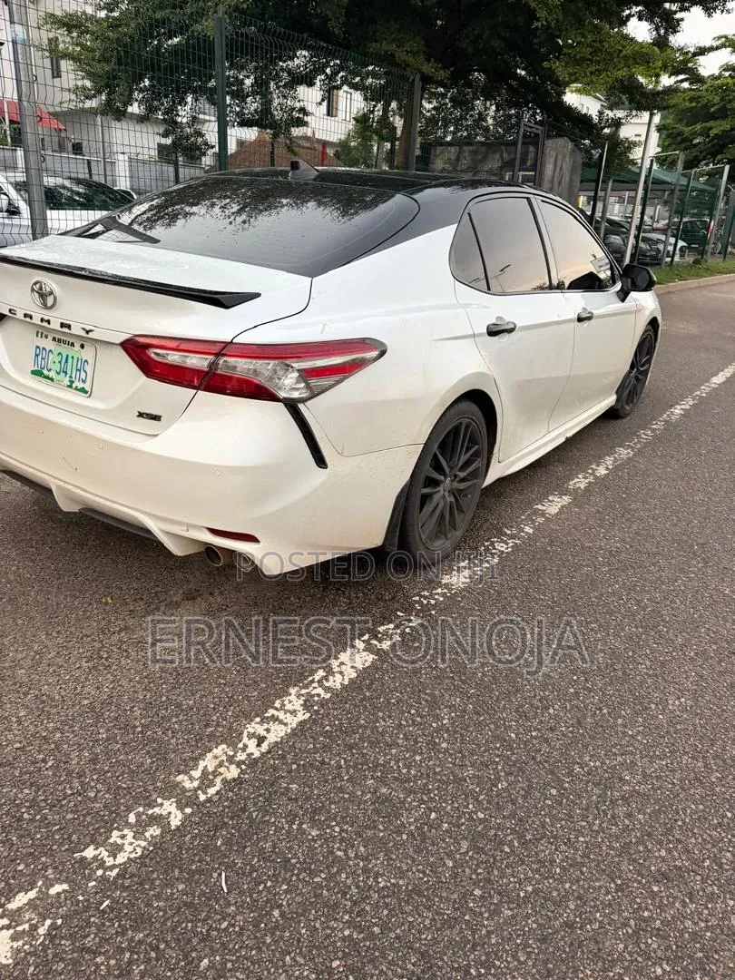 Toyota Camry XSE V6 (3.5L V6 8A) 2019 White