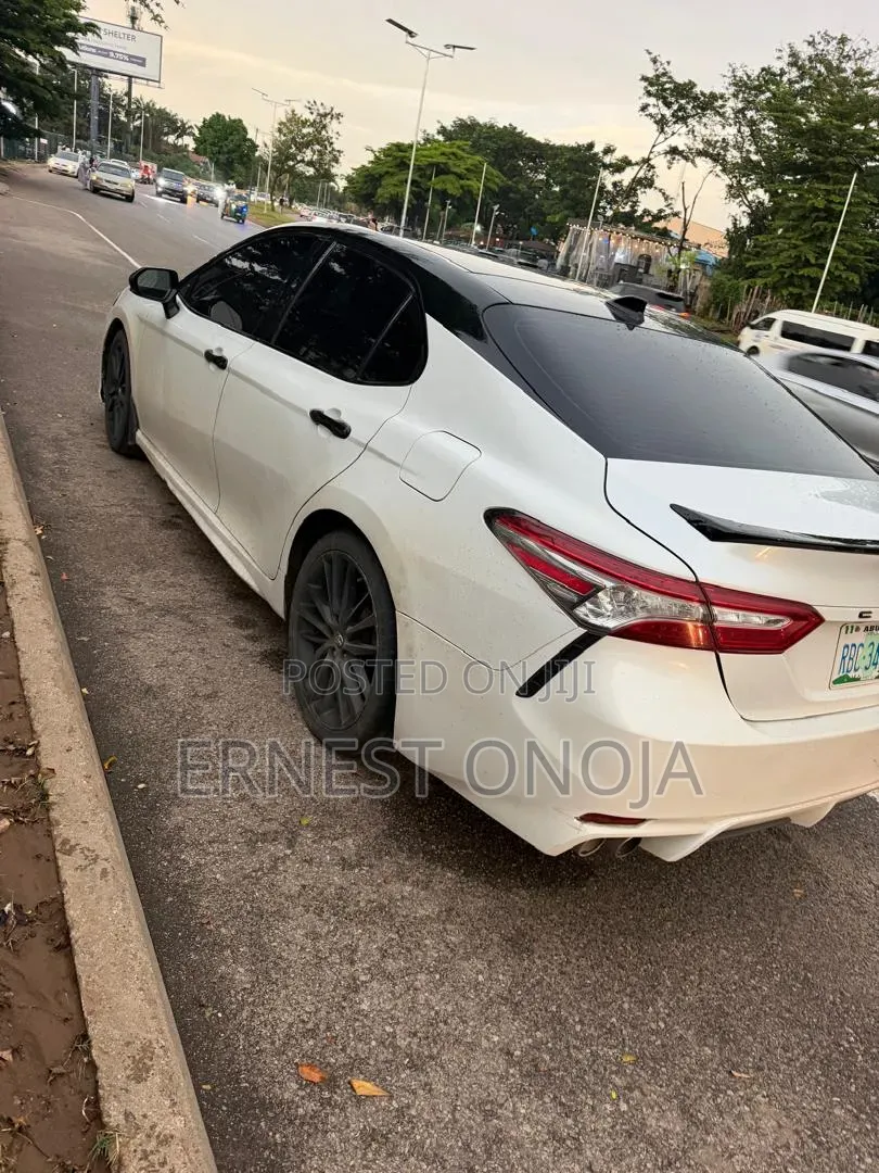 Toyota Camry XSE V6 (3.5L V6 8A) 2019 White