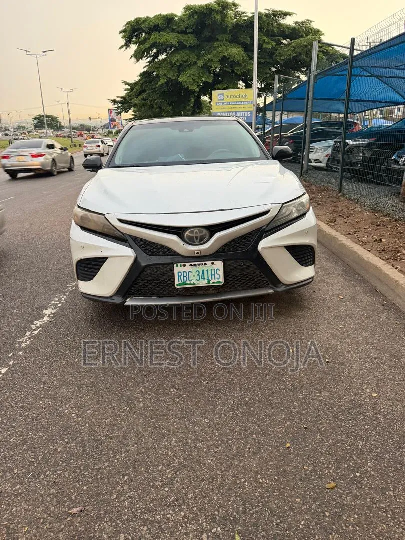 Toyota Camry XSE V6 (3.5L V6 8A) 2019 White
