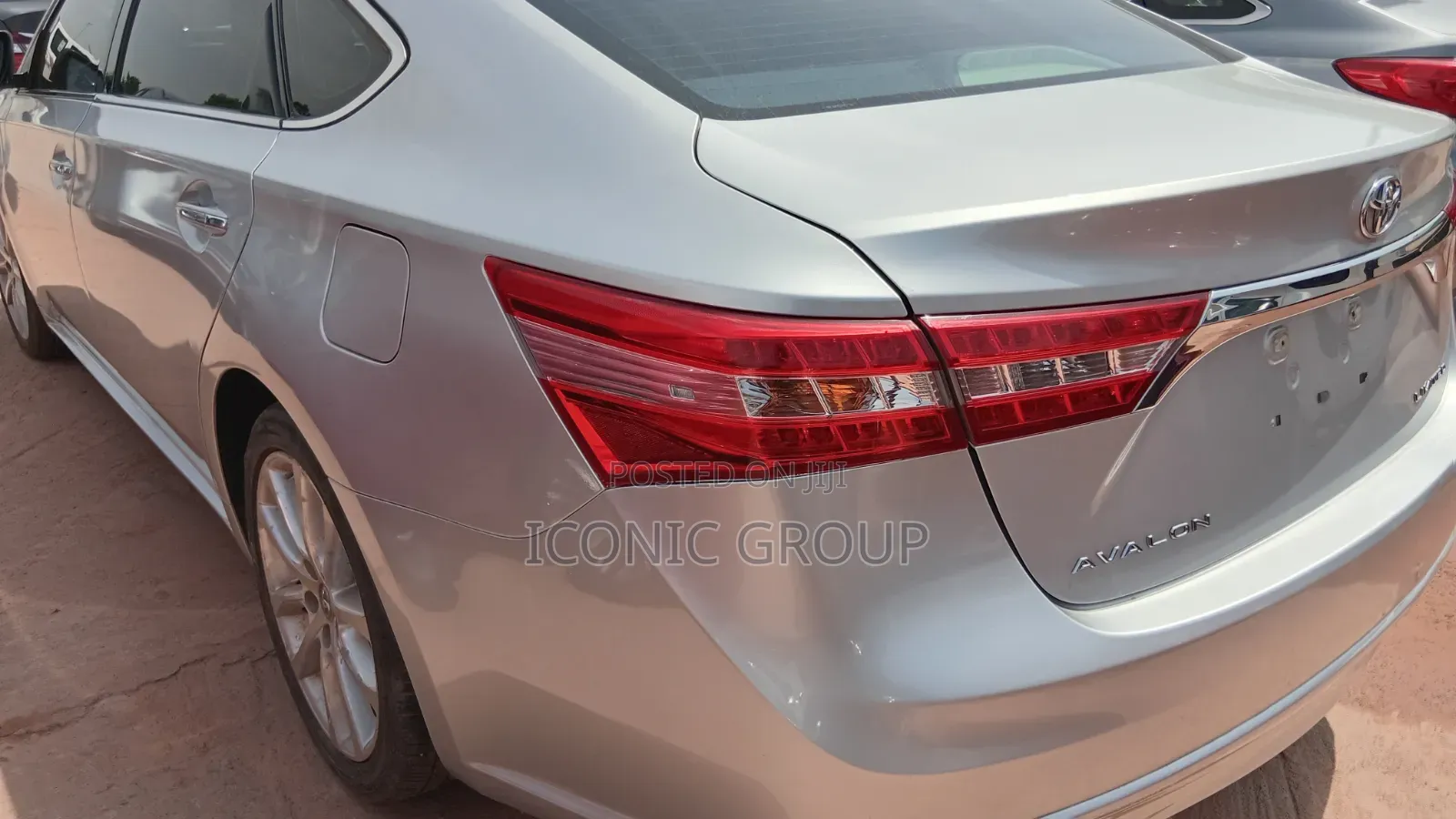 Toyota Avalon Limited 4dr Sedan (3.5L 6cyl 6A) 2015 Silver