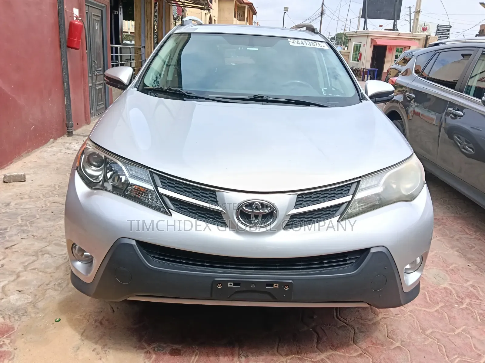 Toyota RAV4 XLE AWD (2.5L 4cyl 6A) 2013 Silver