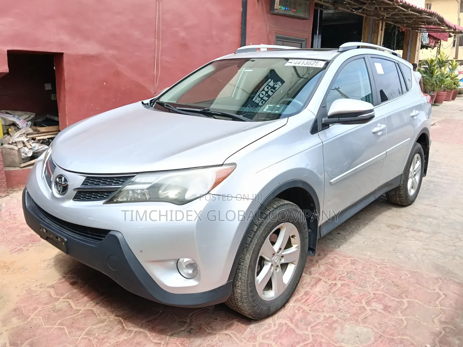 Toyota RAV4 XLE AWD (2.5L 4cyl 6A) 2013 Silver