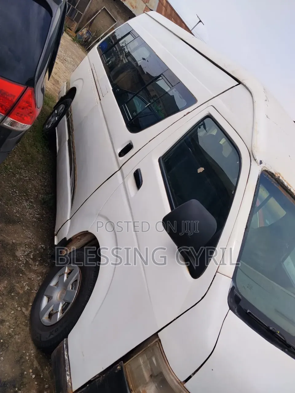 Toyota HiAce 2013 White