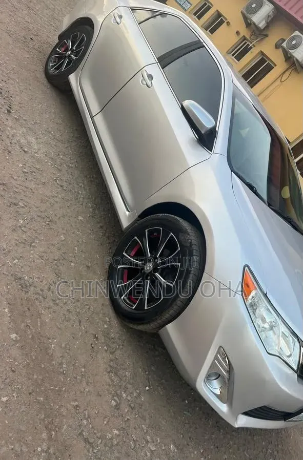 Toyota Camry 2014 Silver