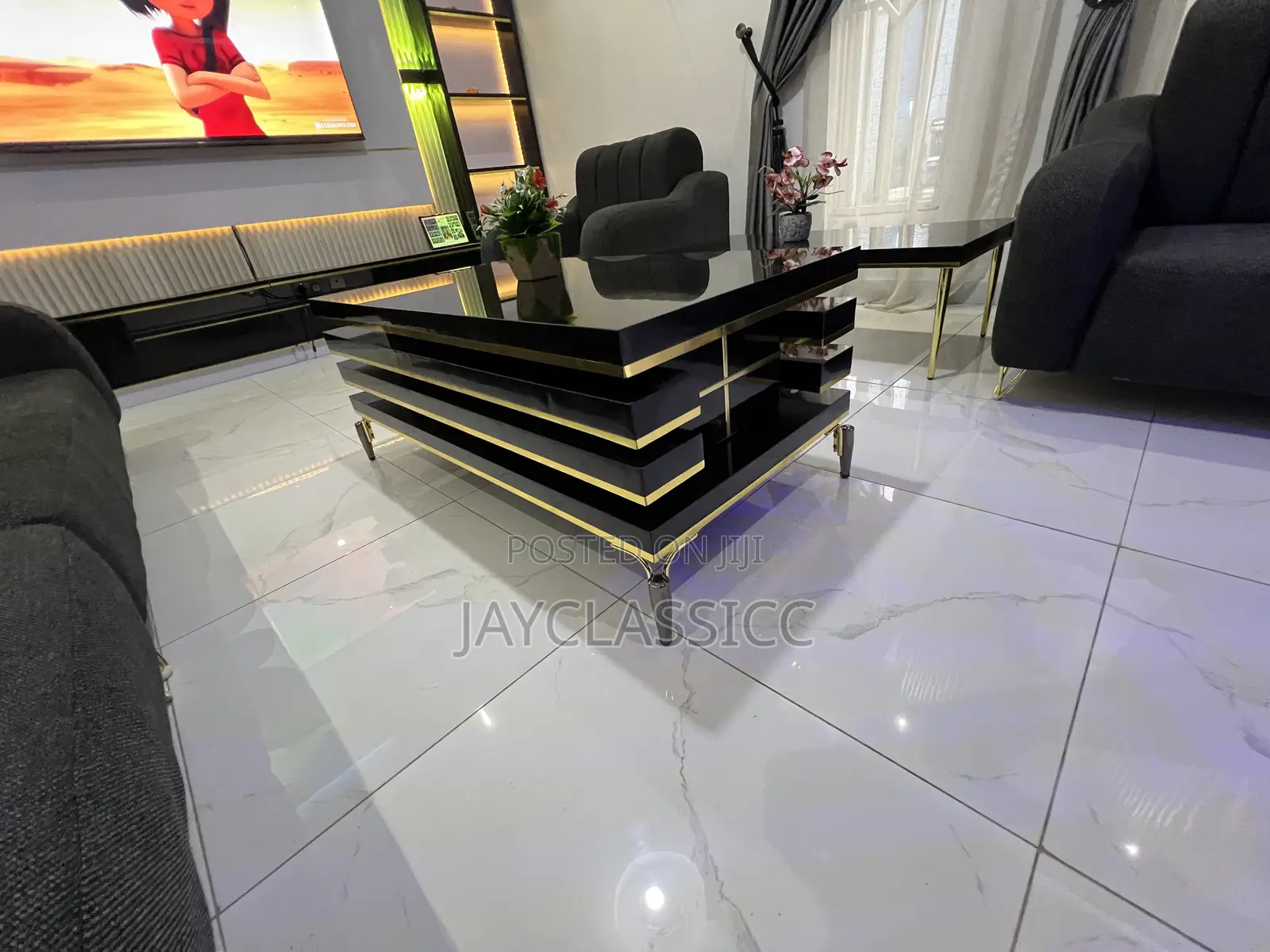 Classicc Center Table