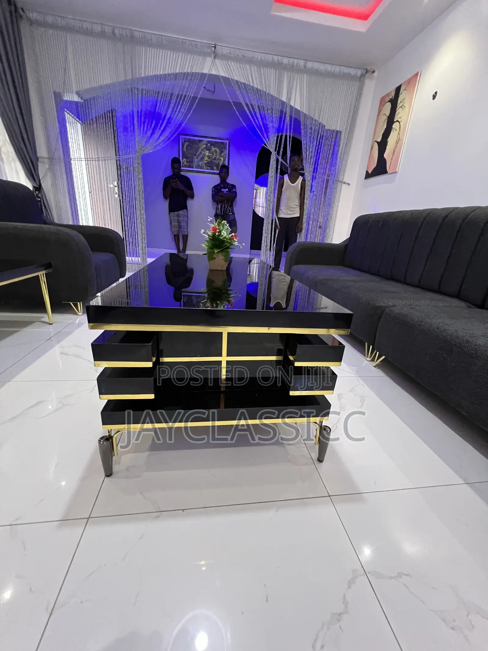 Classicc Center Table