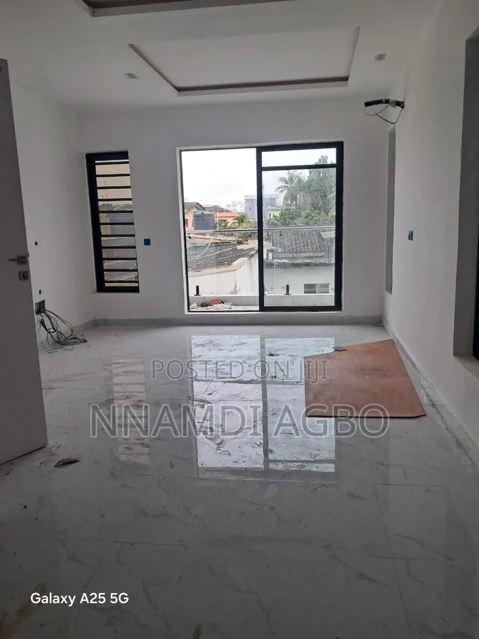 4bdrm Duplex in Allen Avenue for sale