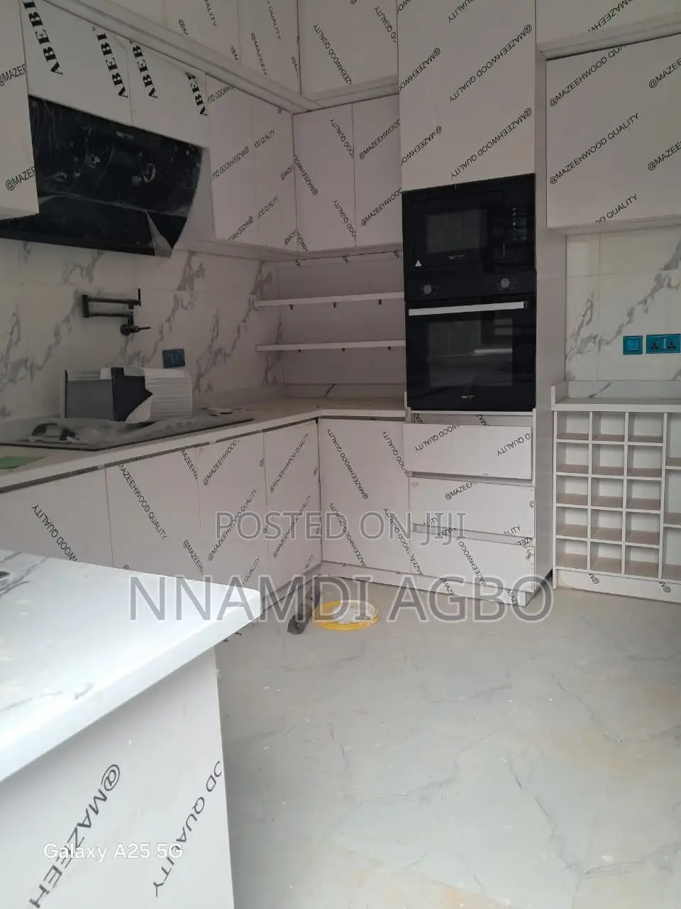 4bdrm Duplex in Allen Avenue for sale