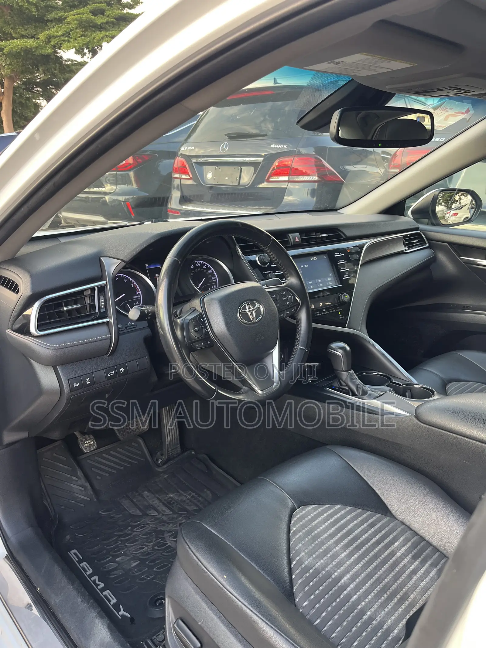 Toyota Camry SE FWD (2.5L 4cyl 8AM) 2018 White