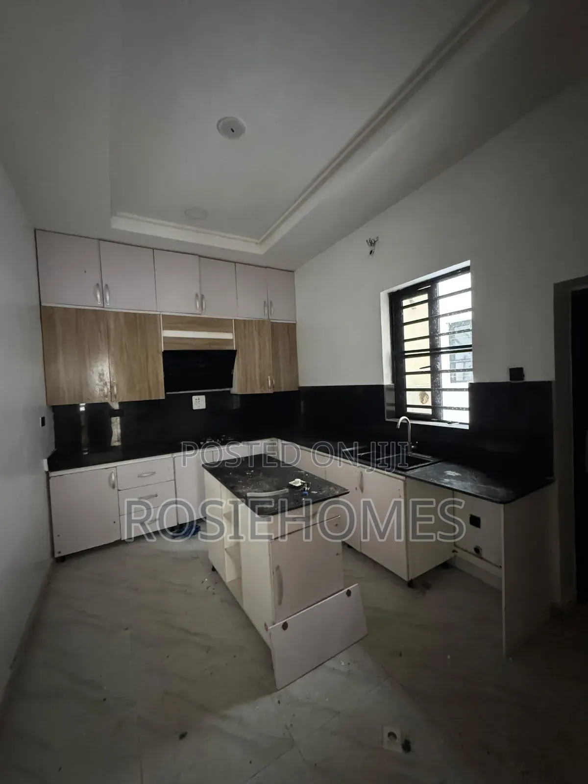 4bdrm Duplex in Orchid, Lekki Phase 2 for rent