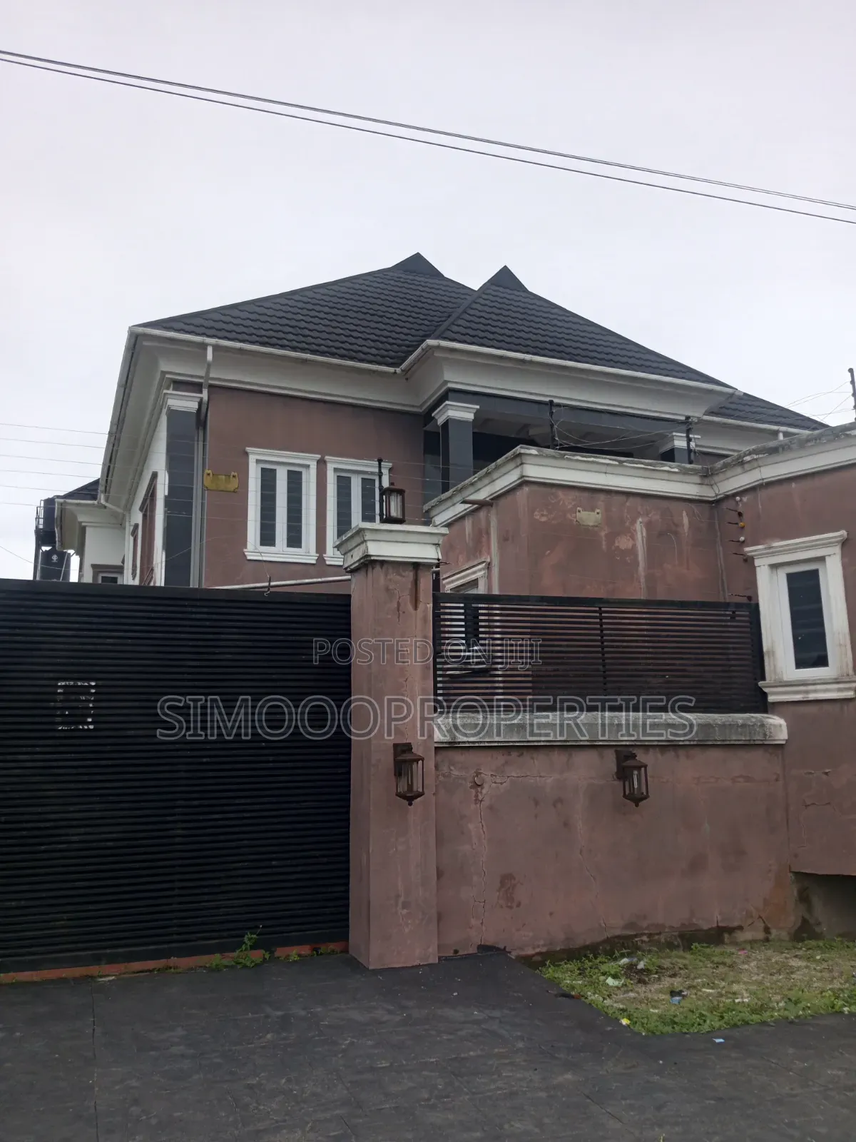 5bdrm Block of Flats in Ogunfayo, Awoyaya for rent