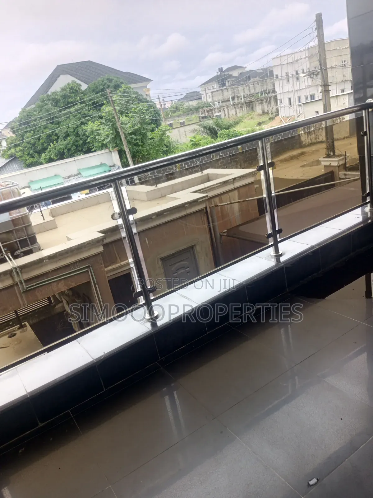 5bdrm Block of Flats in Ogunfayo, Awoyaya for rent