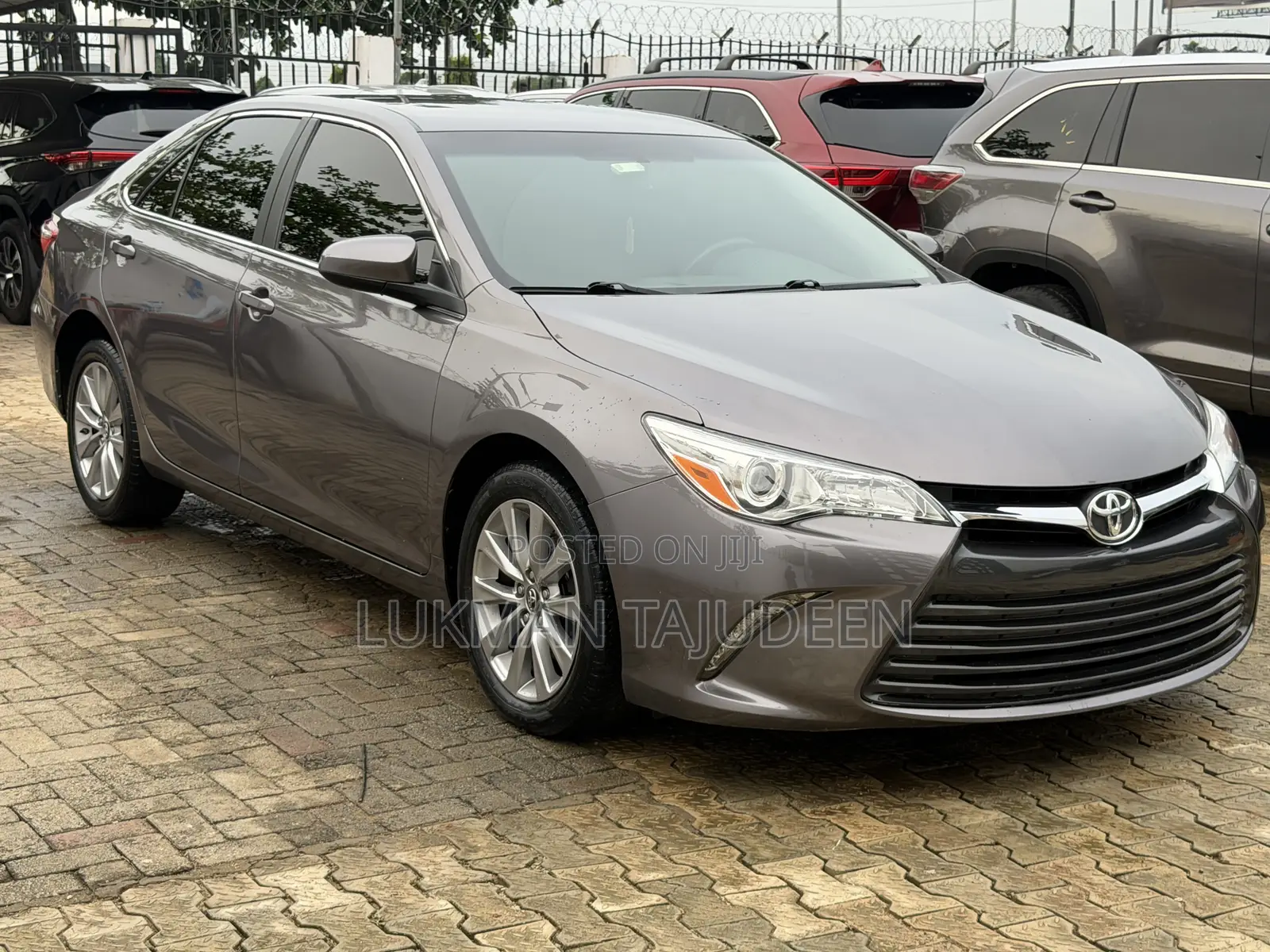 Toyota Camry XLE 4dr Sedan (2.5L 4cyl 6A) 2017 Gray