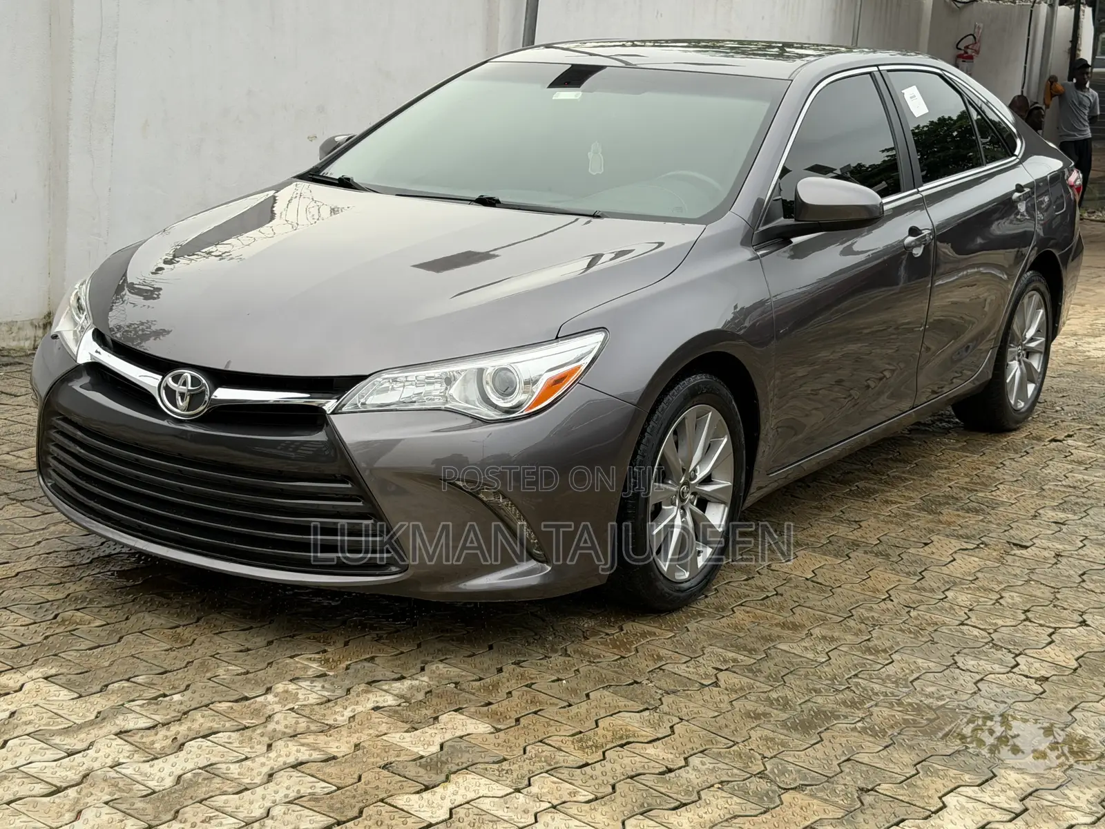 Toyota Camry XLE 4dr Sedan (2.5L 4cyl 6A) 2017 Gray