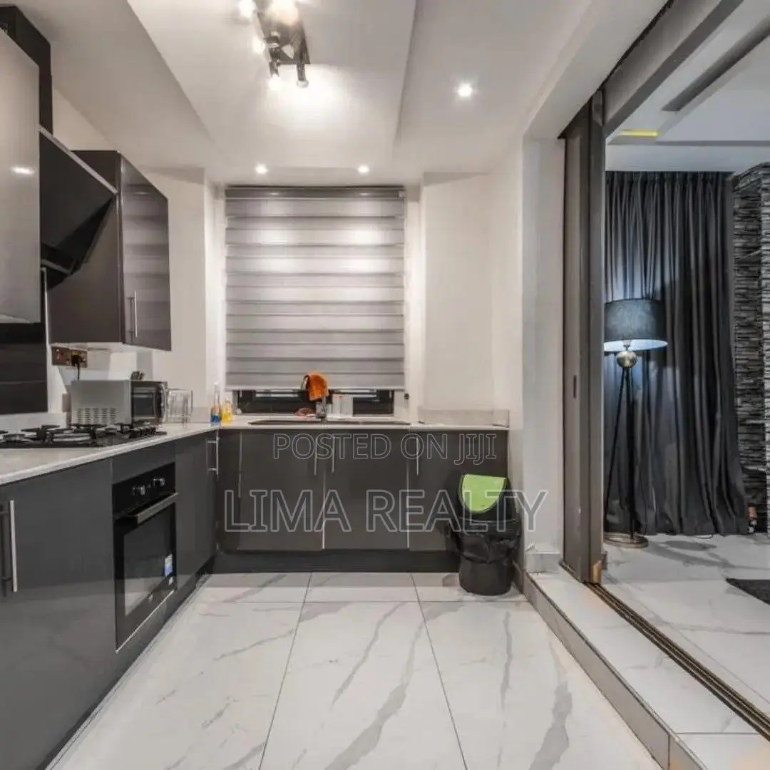 Shared Kitchen, Common Room & Balcony Studio Unit