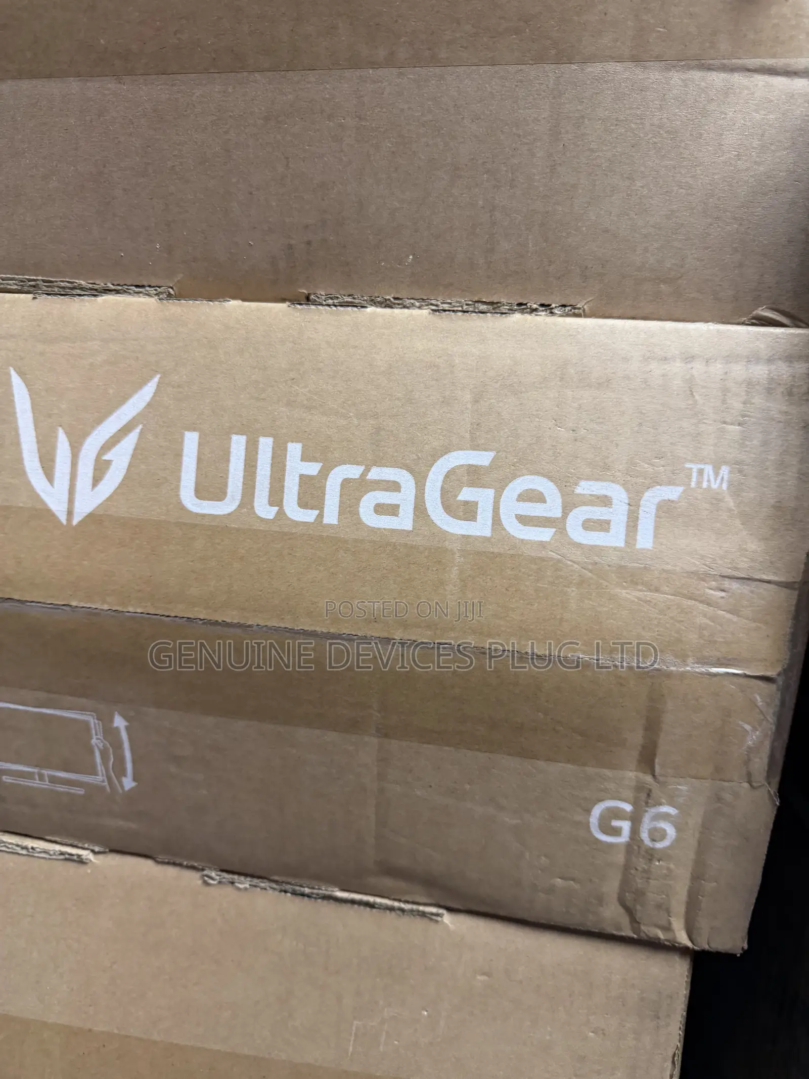 LG 32" Ultragear QHD AMD FreeSync Curved Gaming Monitor, 180Hz