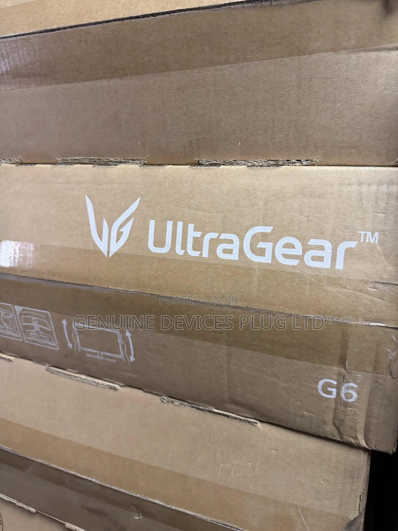 LG 32" Ultragear QHD AMD FreeSync Curved Gaming Monitor, 180Hz