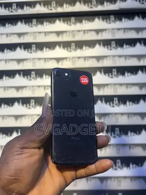 Apple iPhone 7 32 GB Black