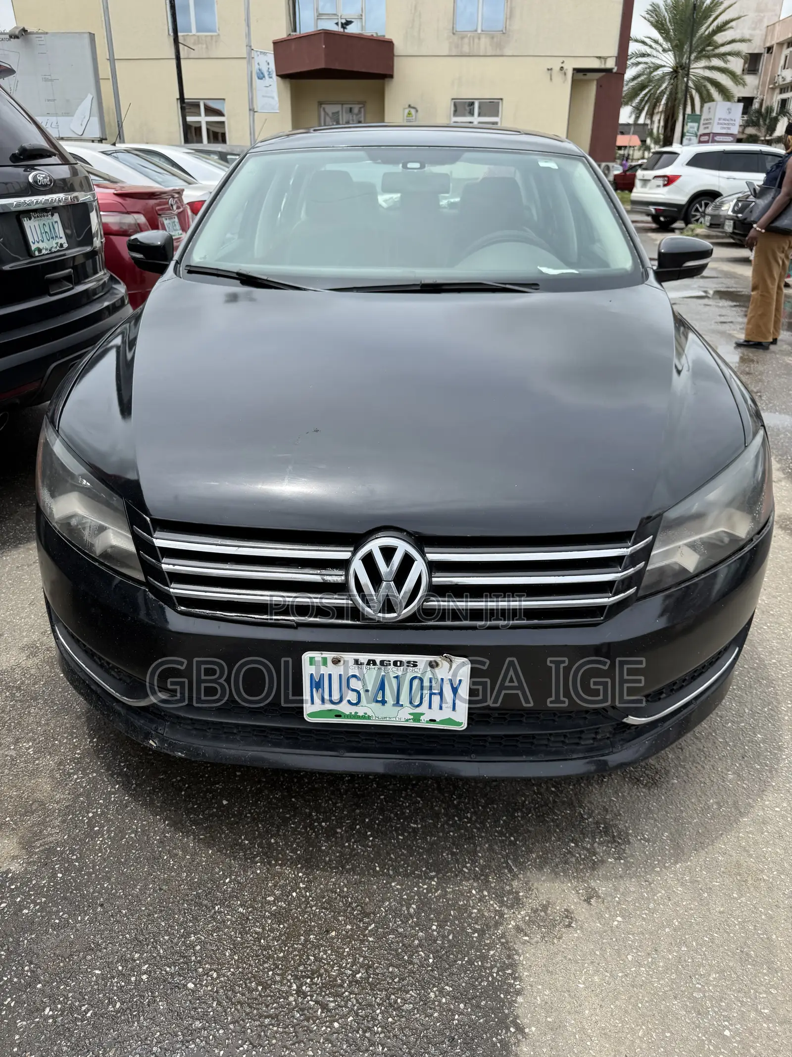 Volkswagen Passat SE with Sunroof 2013 Black